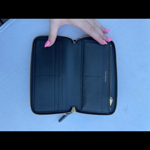 ❌SOLD❌Tory Burch Black Whipstitch Logo Zip Continental Wallet - Picture 6 of 10